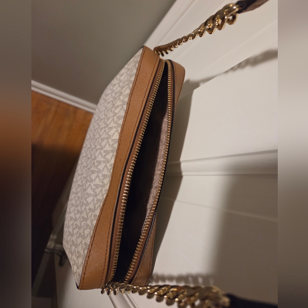 Michael Kors Off White, Grey, and Brown MK Print crossbody jet set bag - Picture 12 of 16